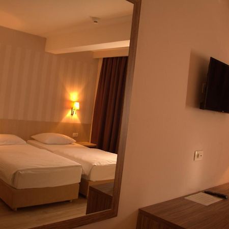 Wine Hotel Cesarica Međugorje Eksteriør billede