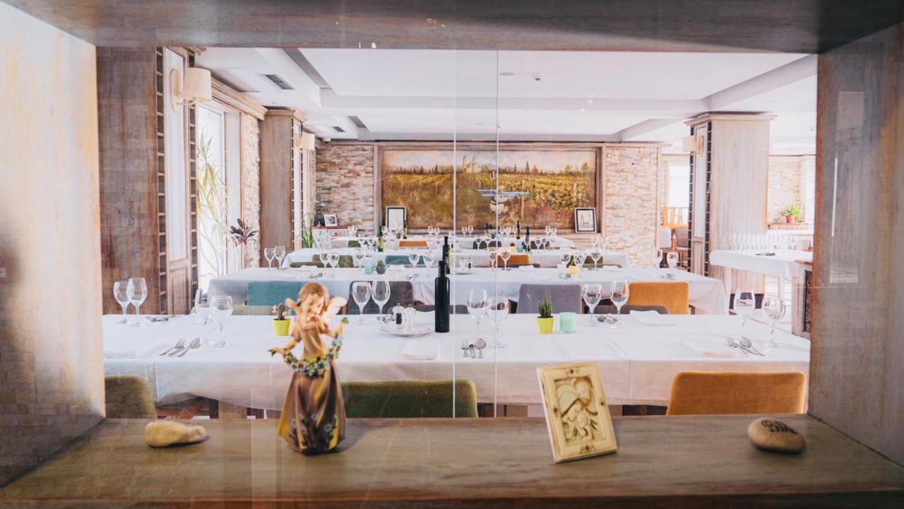 Wine Hotel Cesarica Međugorje Eksteriør billede