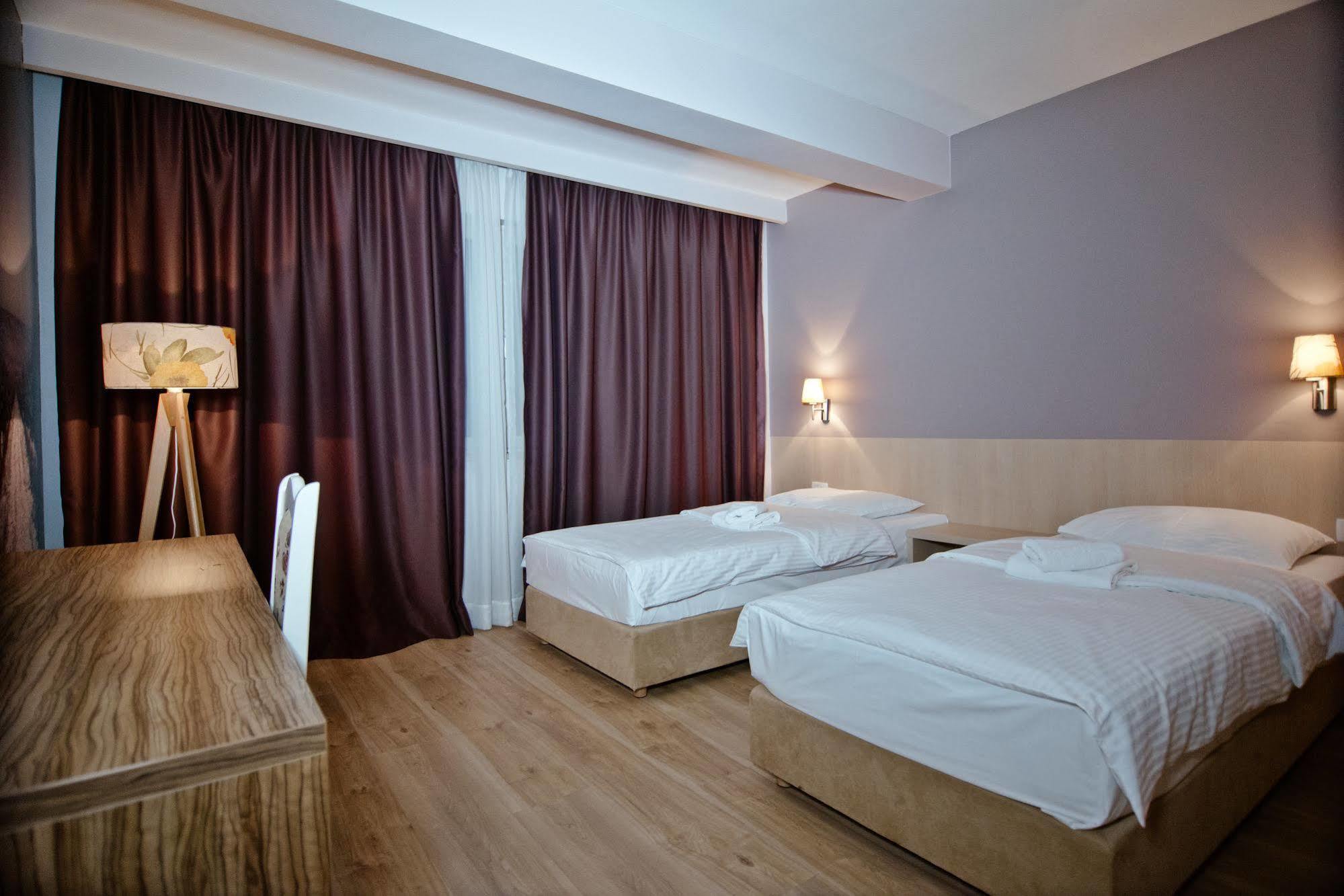 Wine Hotel Cesarica Međugorje Eksteriør billede