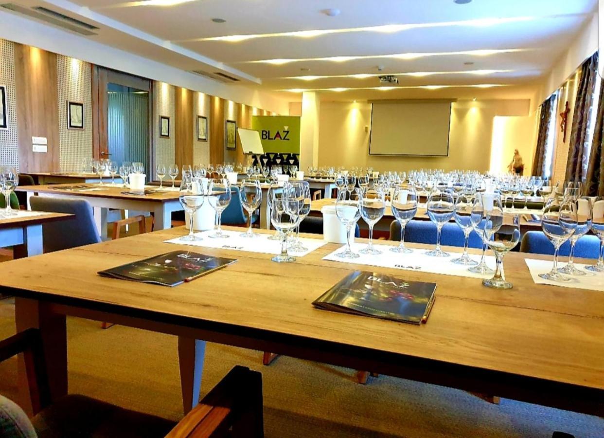 Wine Hotel Cesarica Međugorje Eksteriør billede